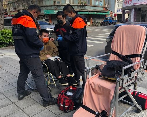 丘沁伟通缉被抓! 裸喊救命画面曝光