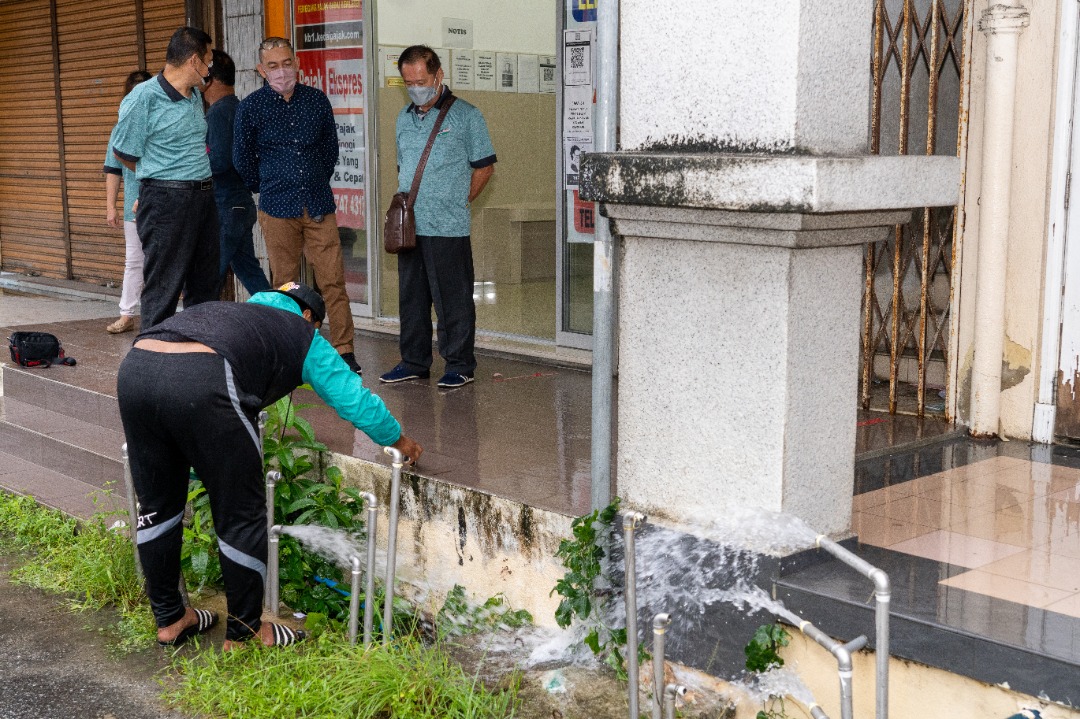 东:哥打峇鲁市议员林光生披露,单单昨天一天,哥本苏丹路就有17个水表被偷。