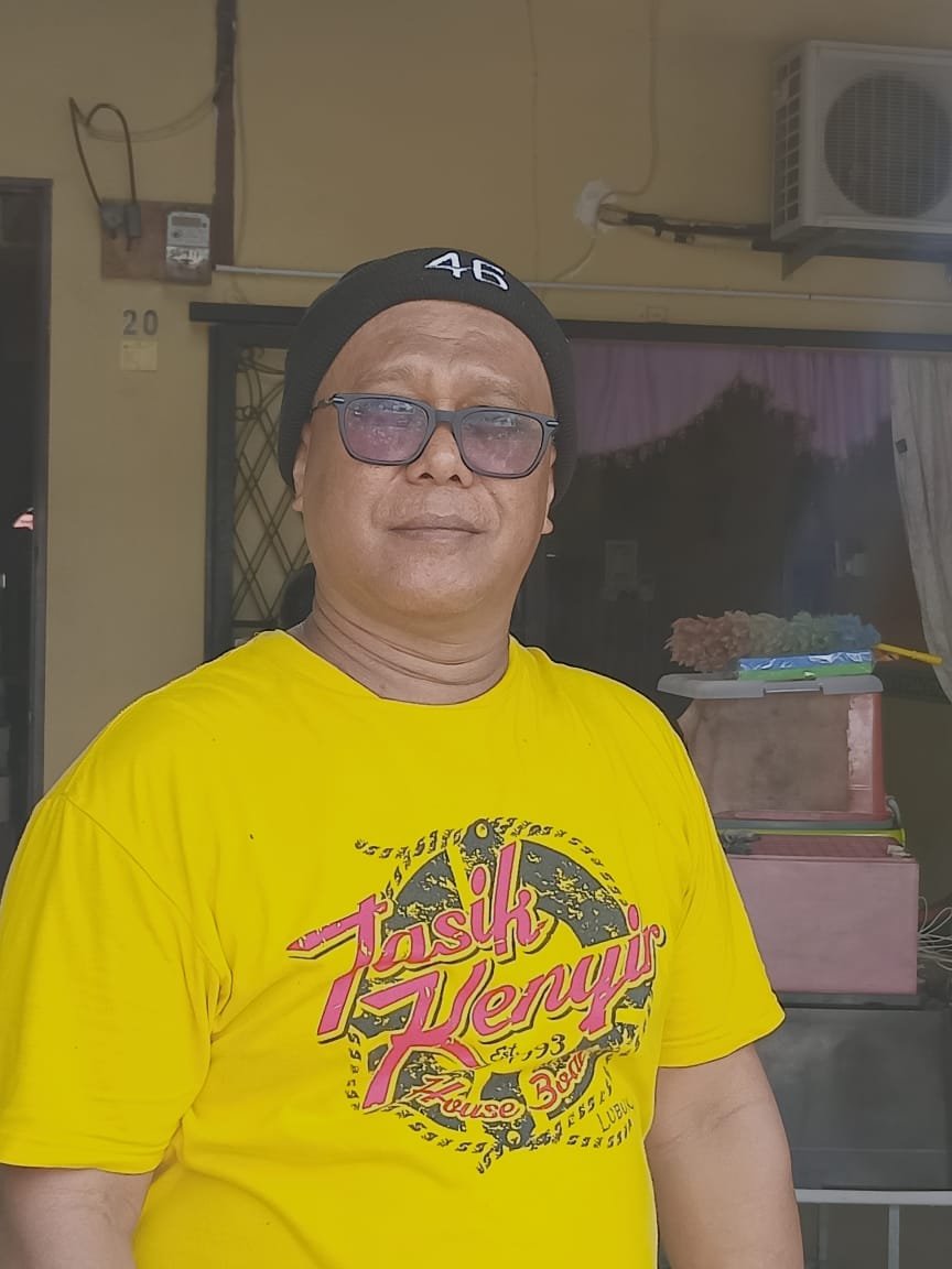 东:灿丽园居民收拾残局