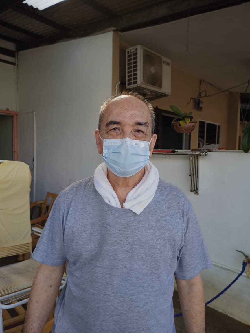 东:灿丽园居民收拾残局