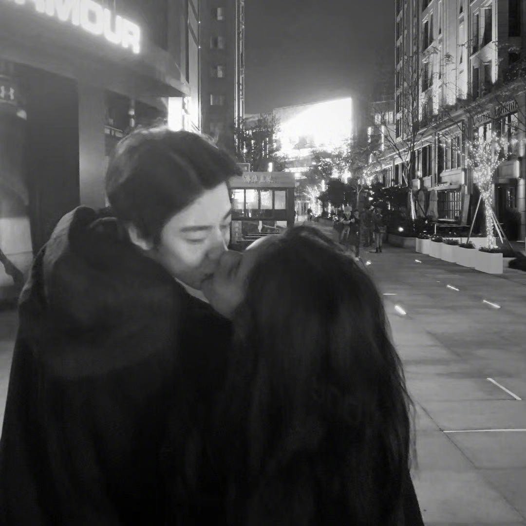 任世豪被控诉连劈4腿 吴亦凡绯闻女友称心累了