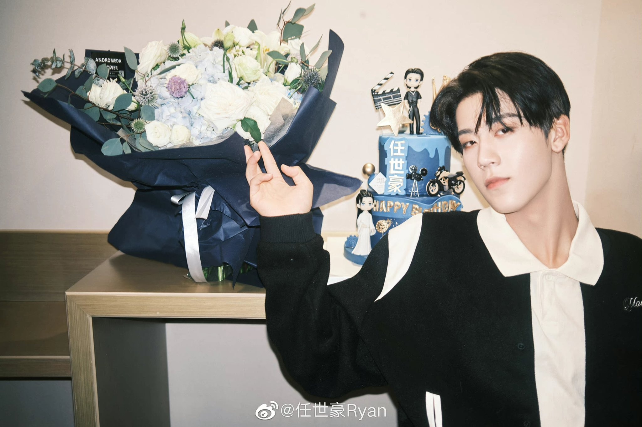 任世豪被控诉连劈4腿 吴亦凡绯闻女友称心累了