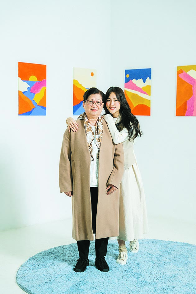 传承团圆意义 谢安琪三代同堂拍新歌MV