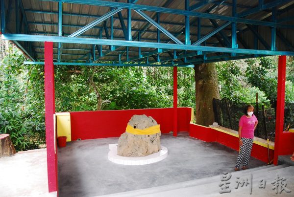 供fb:冷宜又有一个神龛被土地局发函指占用政府地段