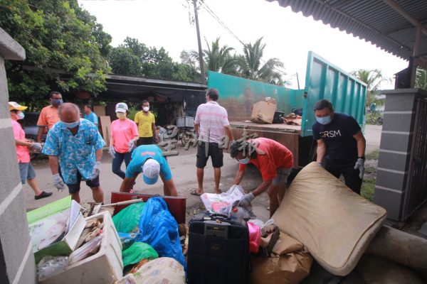供FB/多一分同理,少一分苛责!丹A灾黎抱同理心,助SWM清垃圾