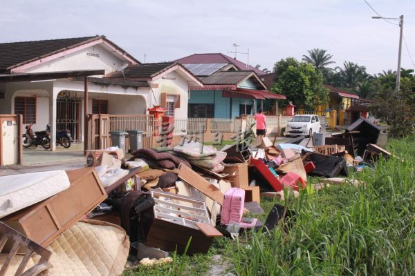 供FB/多一分同理,少一分苛责!丹A灾黎抱同理心,助SWM清垃圾