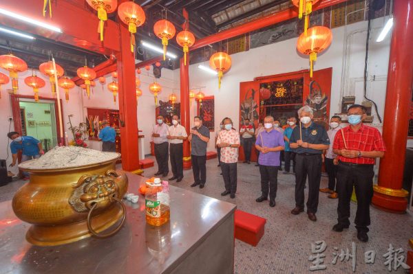 供FB/森多地遭遇水劫,六大乡团联谊会捐1.2万赈灾