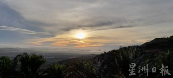 供fb/泰梳山云海太惊艳,退休摄影业者觉得值推广