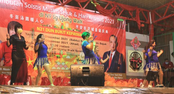 供FB／陈丽群申请50万拨款建高架型遮棚，让文化街商民不再为雨天困扰