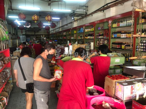 供fb:在涨价前入货,今年腊味和海味未受涨价潮影响