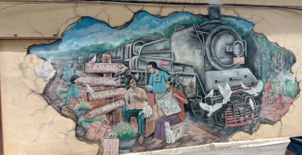 供fb:淡边绘制16幅大型壁画,成为民众游客打卡景点