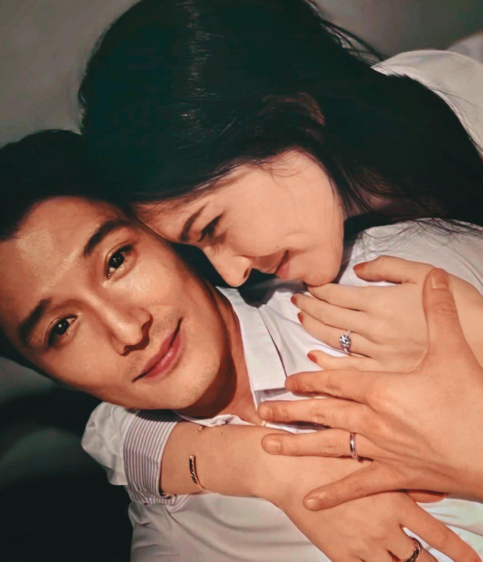  偷偷买钻戒套牢许玮甯 邱泽羞认一起生活很幸福