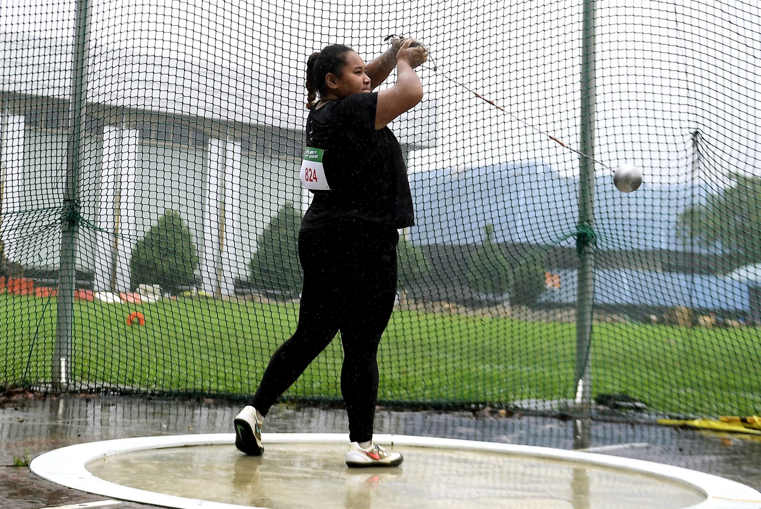 全国田径锦标赛  祖菲卡尔膺男飞人