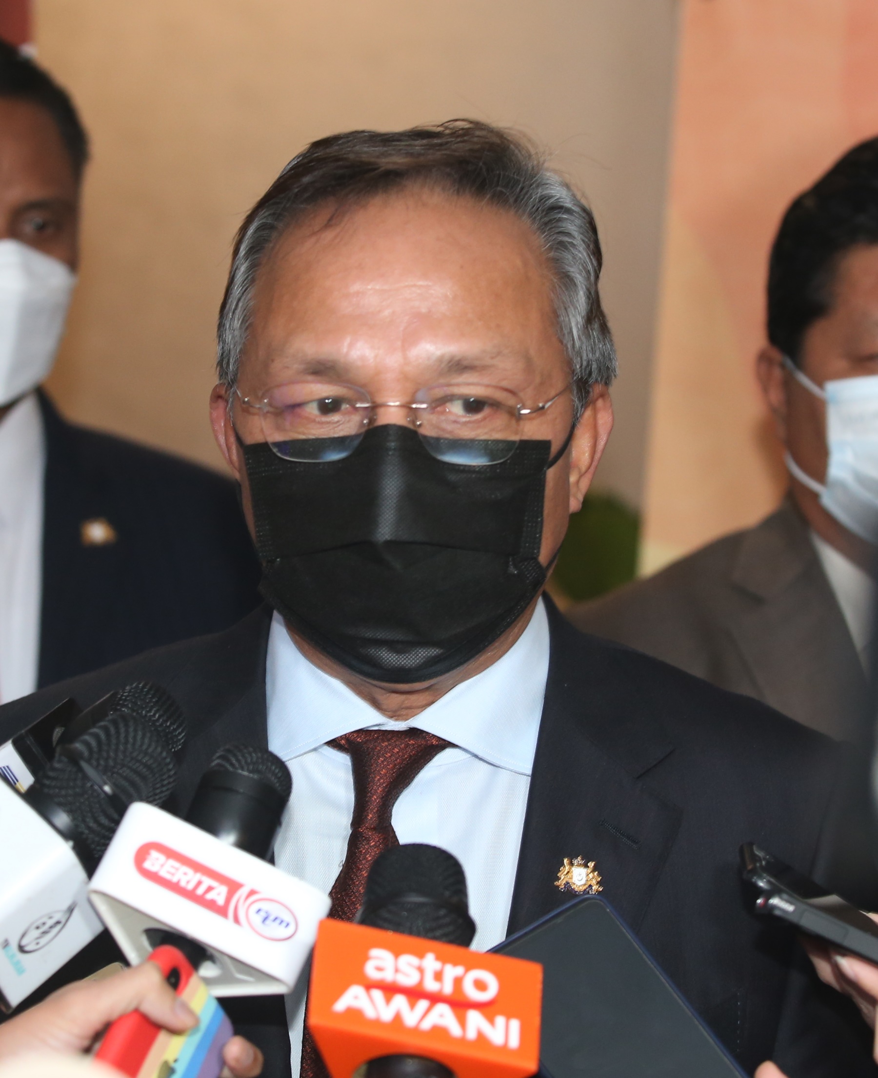 全国:柔大臣:马新政府希望加强SOP防范Omicron,而不是再次关闭边境