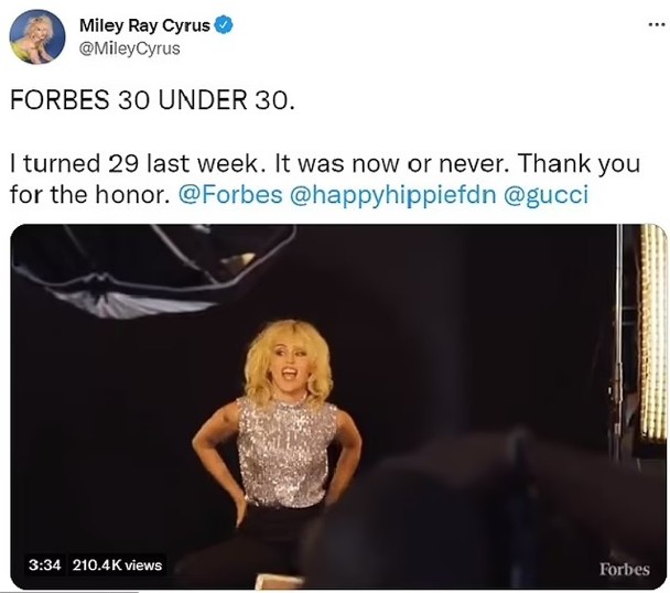 再上《福布斯》30岁名人榜　麦莉扮桃丽芭顿登封	