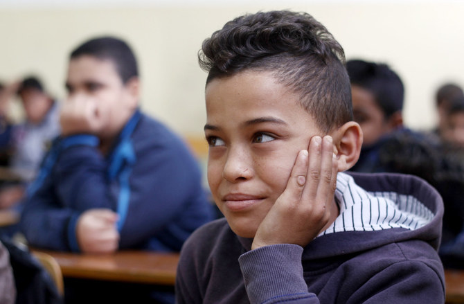 利比亚/学生领无教科书只能复印 利比亚教育部长遭逮捕