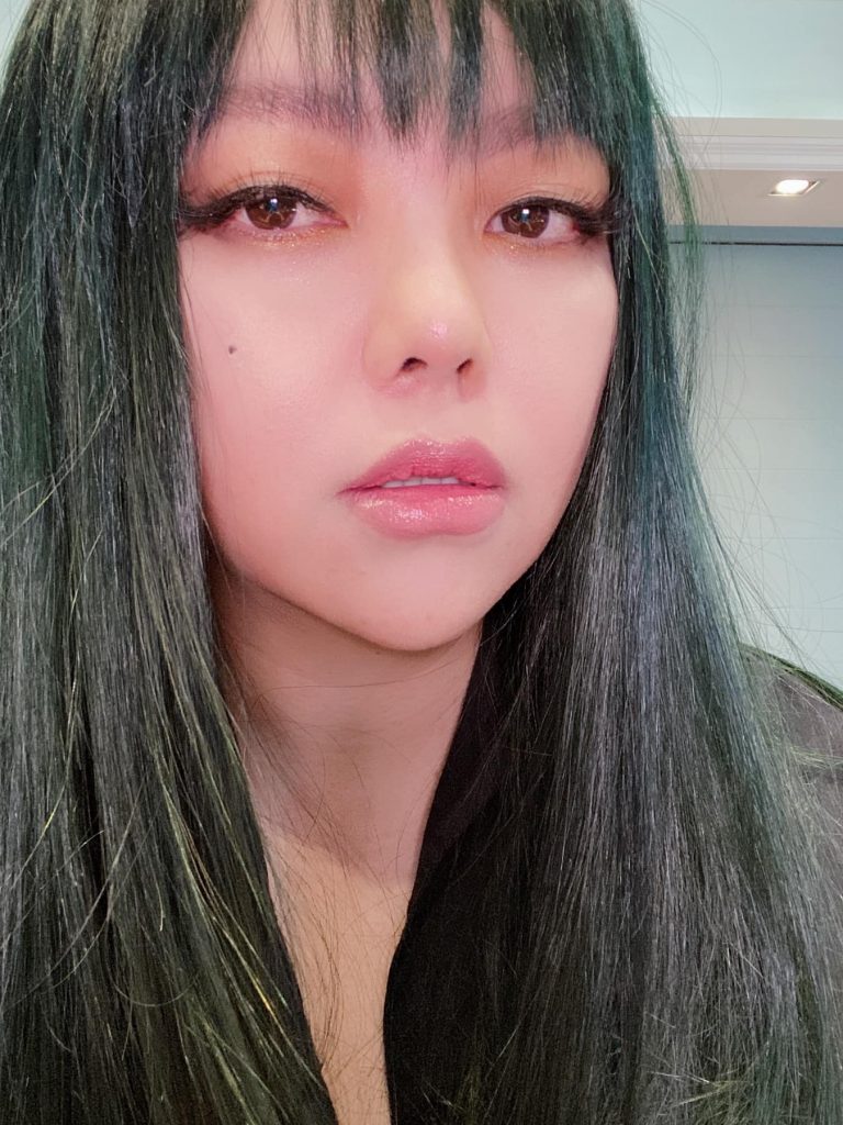 和李靓蕾同场看电影的绯闻女友是阿妹？遭爆散场冲去堵王力宏	