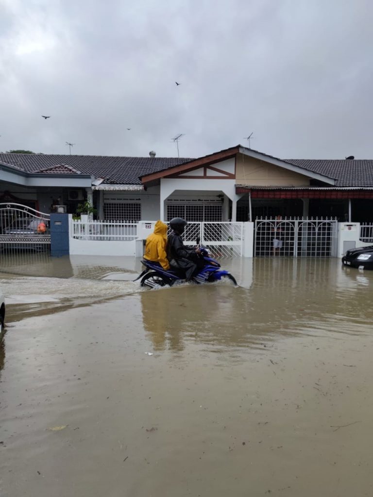 图辑/巴生世纪大水灾来得太突然 居民纷纷措手不及