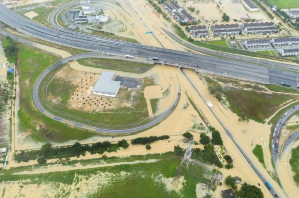 图辑/巴生世纪大水灾来得太突然 居民纷纷措手不及