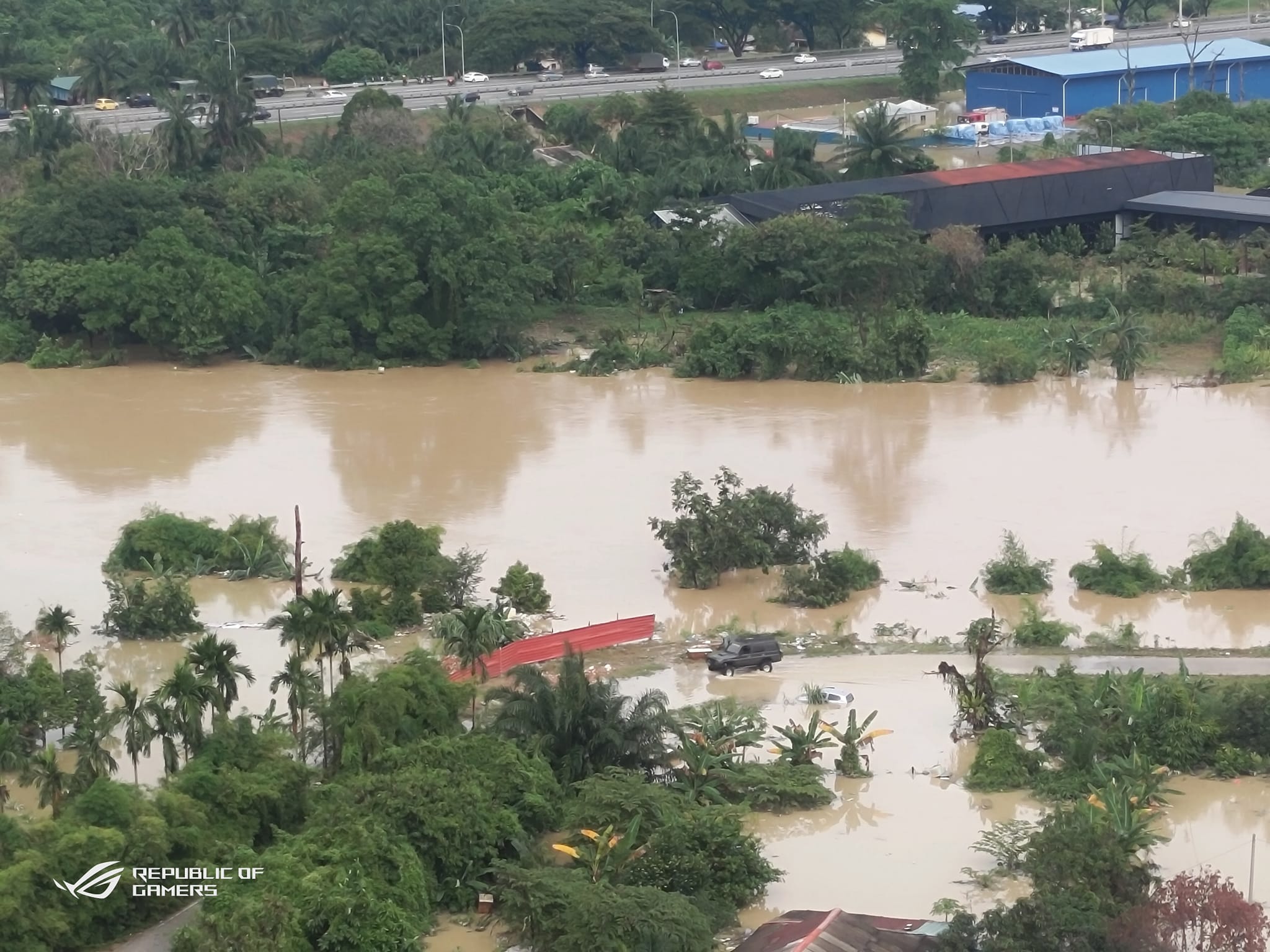 大都会 / 蒲种黄金花园水灾
