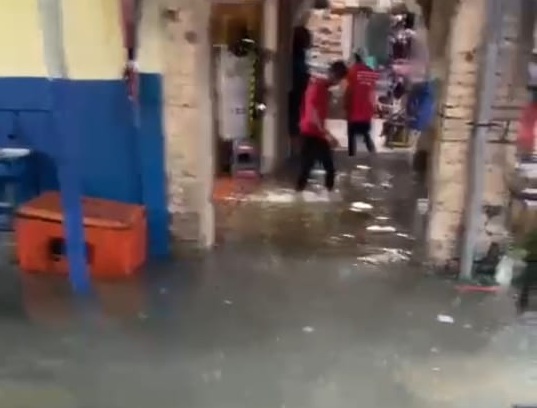 大都会2头:降雨量骤增万津地区闪电水灾情况严重