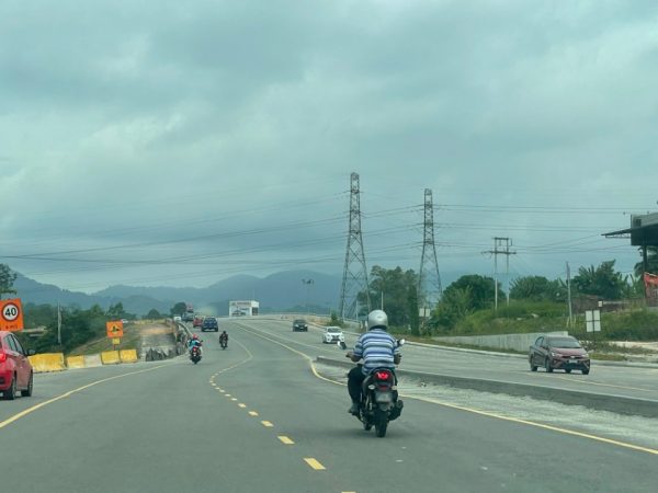 大都会/封面主文/耗资5087万BOP天桥通车/11图