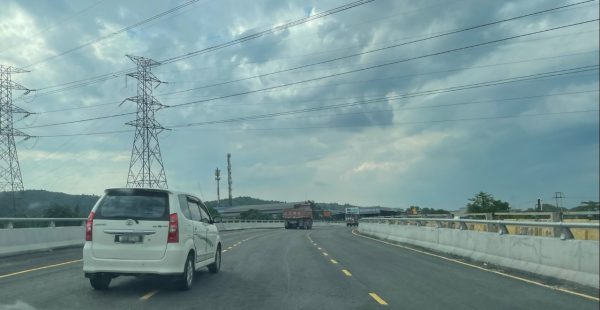 大都会/封面主文/耗资5087万BOP天桥通车/11图