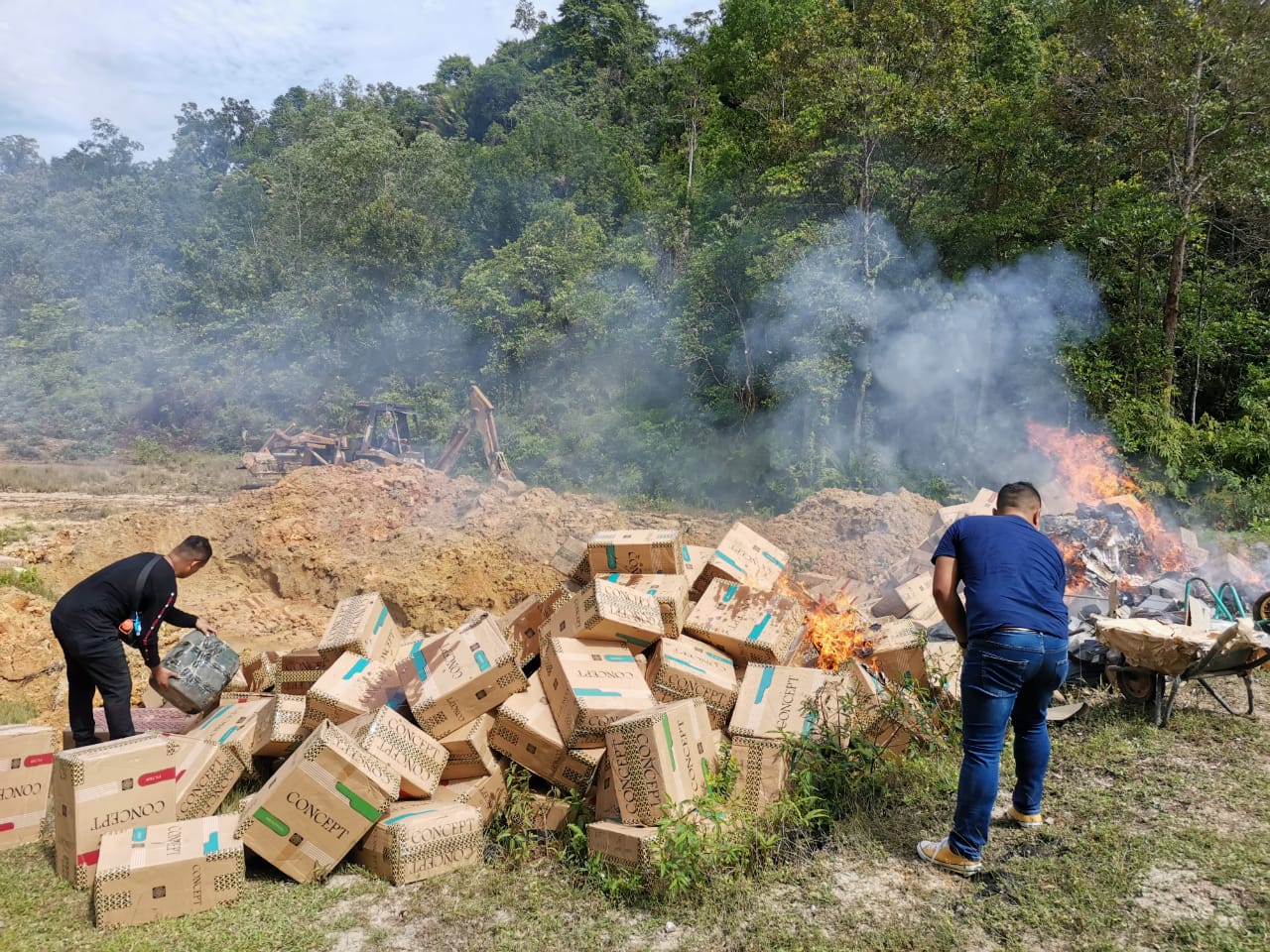 大霹雳时事焦点/打巴警方一把火 销毁150万令吉证物