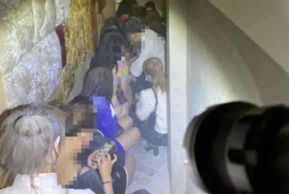 大霹雳时事焦点/霹移民局突击娱乐场所逮35人 28无证陪坐女郎藏密室被识破