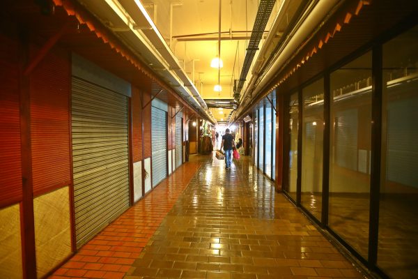 封面-大都会/中央艺术坊的人潮/12图