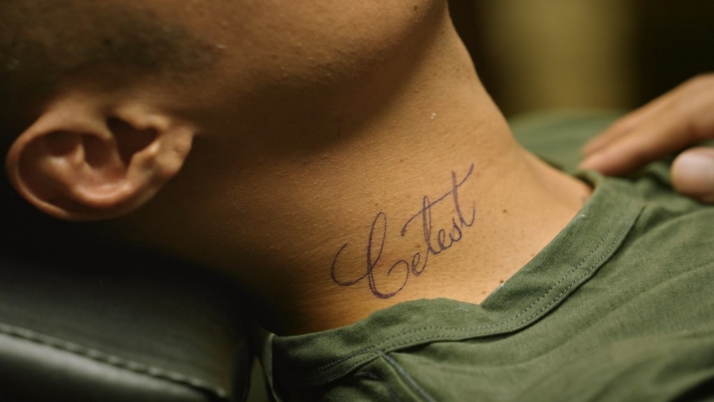 将挚爱刺上身 余文乐曝光背后故事落泪