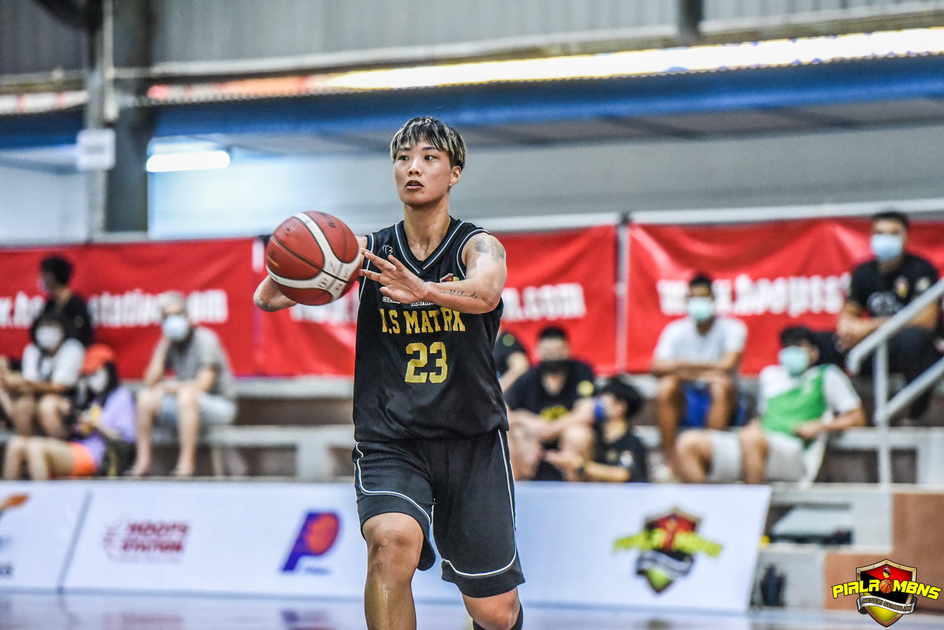 小组赛落下帷幕 森金群利兄妹榜首出线