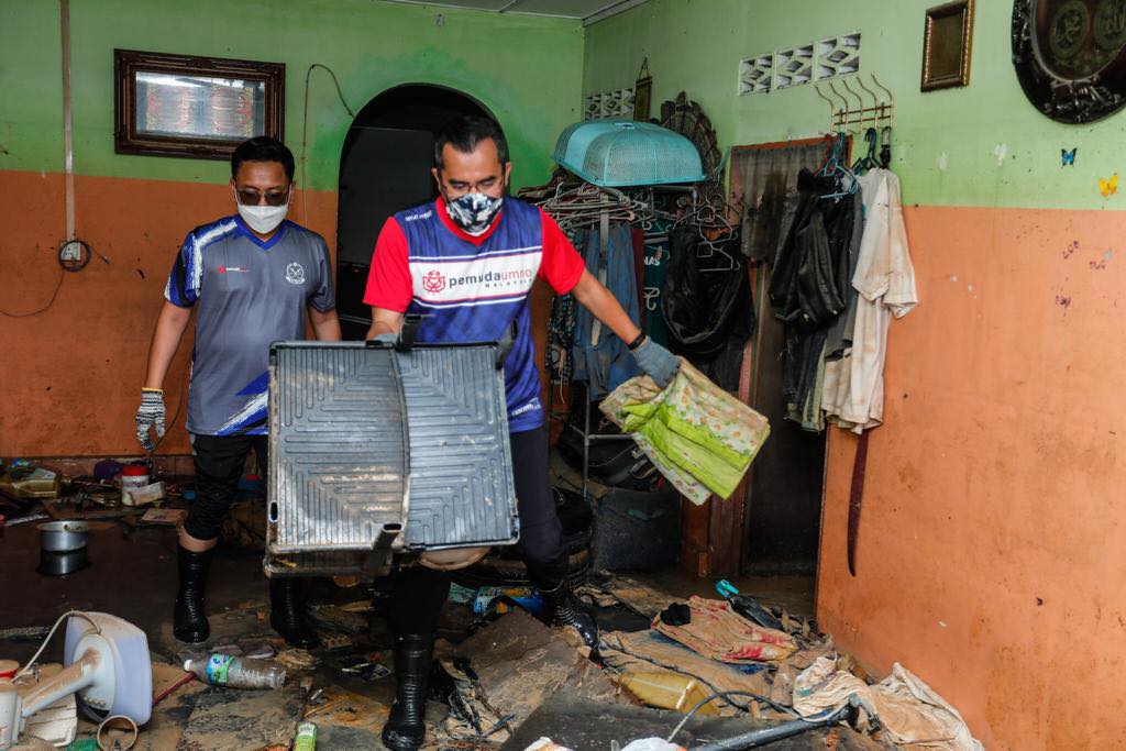 巫青团团长阿斯拉夫