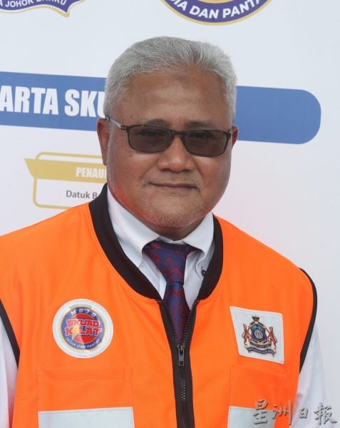 **已签发**柔:封面(2文之二,副文):新山市政厅启动“闪电队伍”应对随时发生的自然灾害如水灾