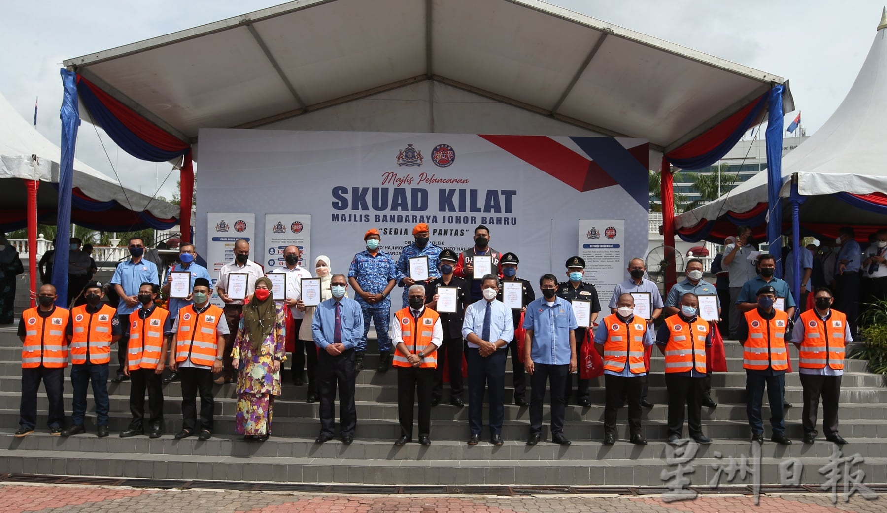 **已签发**柔:封面(2文之二,副文):新山市政厅启动“闪电队伍”应对随时发生的自然灾害如水灾