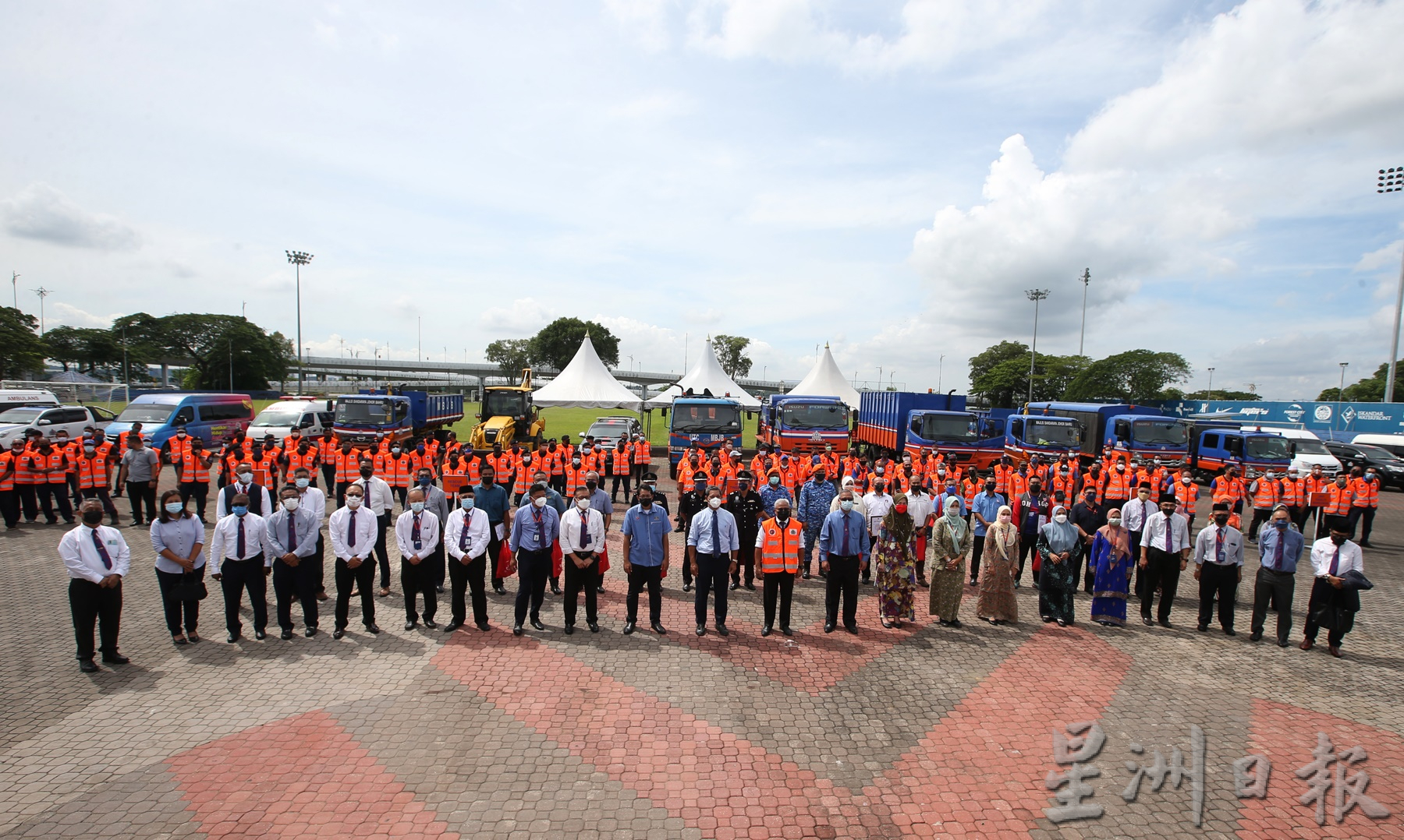 **已签发**柔:封面(2文之二,副文):新山市政厅启动“闪电队伍”应对随时发生的自然灾害如水灾