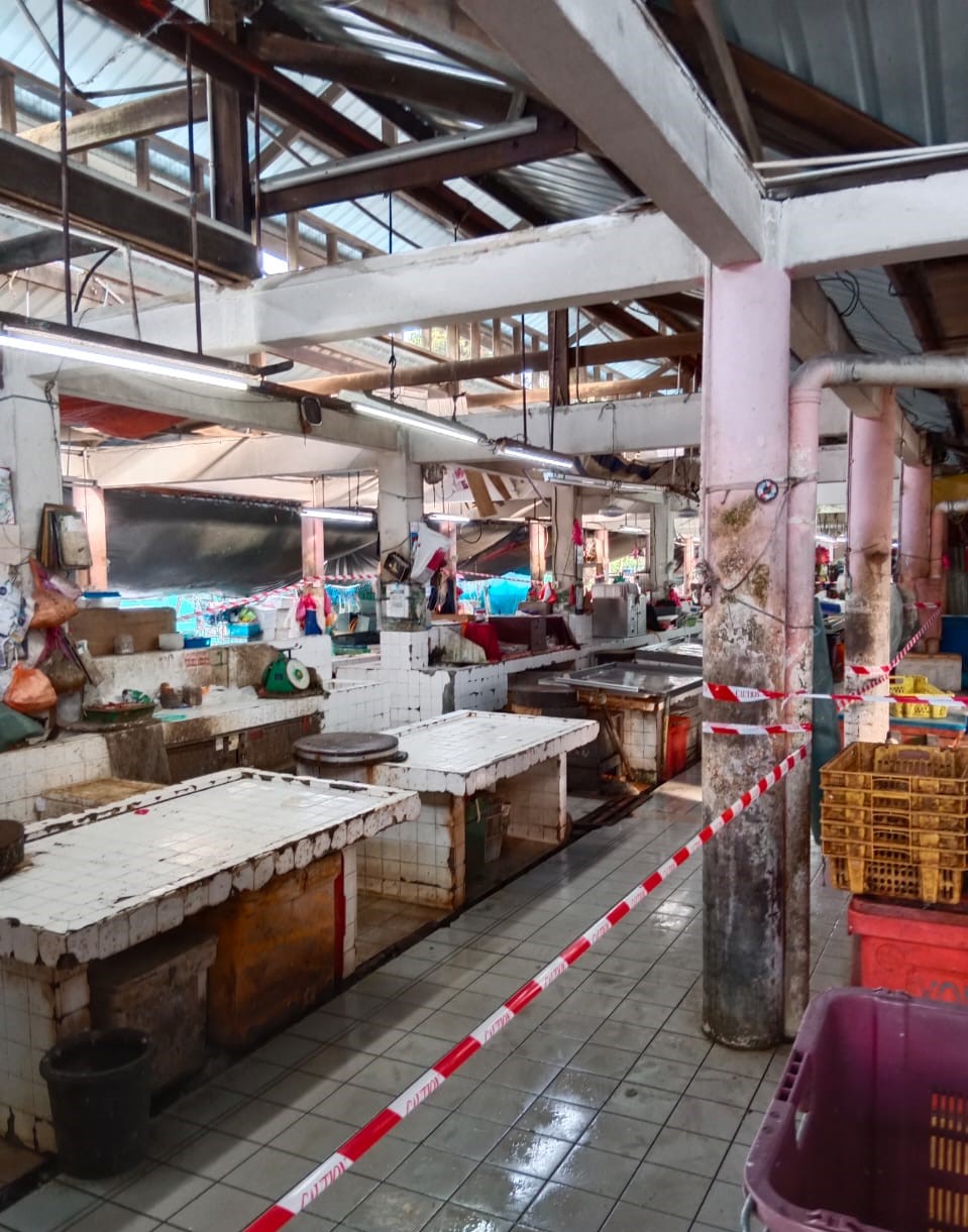 **已签发**柔:**显刊**:麻坡巴冬巴刹鱼贩摊6人确诊,34摊位关闭一周