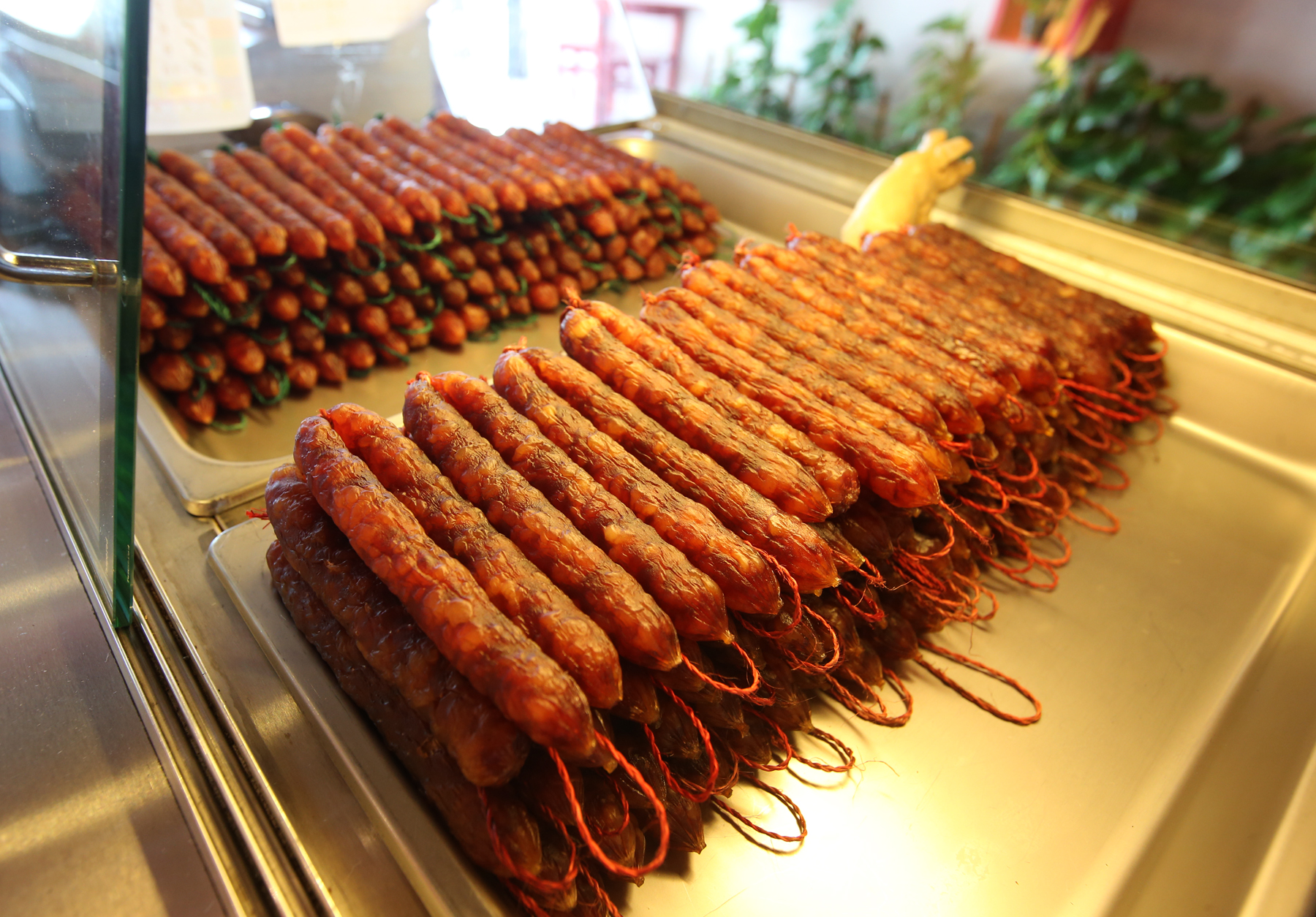 **已签发(请置头条)**柔:封面:【特稿】:运输成本提高等因素,海味腊味价格调整