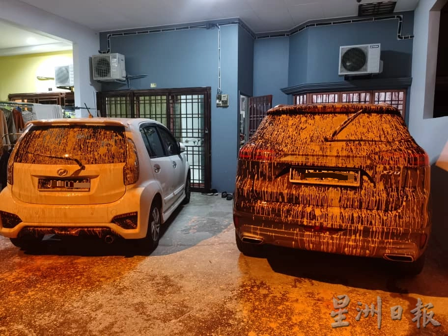 **已签发(请置头条)**柔:封面:主文:网络设陷阱甚至翻旧账再敲诈,大耳窿无所不用其极只为钱