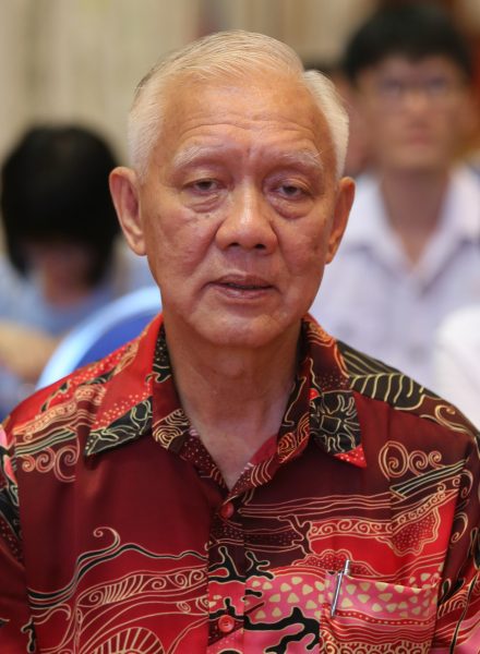 **已签发(请置头条)**柔:封面:距柔佛古庙众神出游尚有2个月被喊卡,中华公会及五帮会馆:可缩小非停办