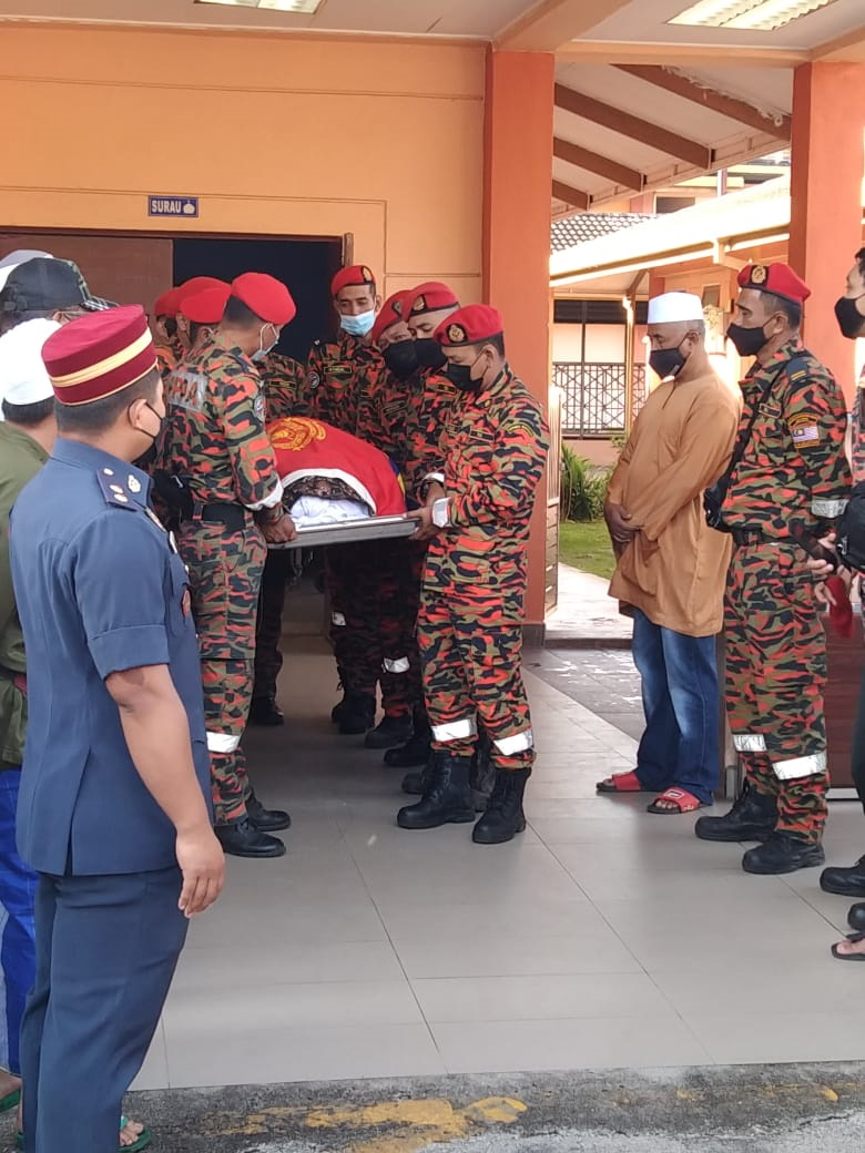 **已签发(请置头条)**柔:工厂救火被倒塌楼层压伤,柔青年消拯员不幸殉职