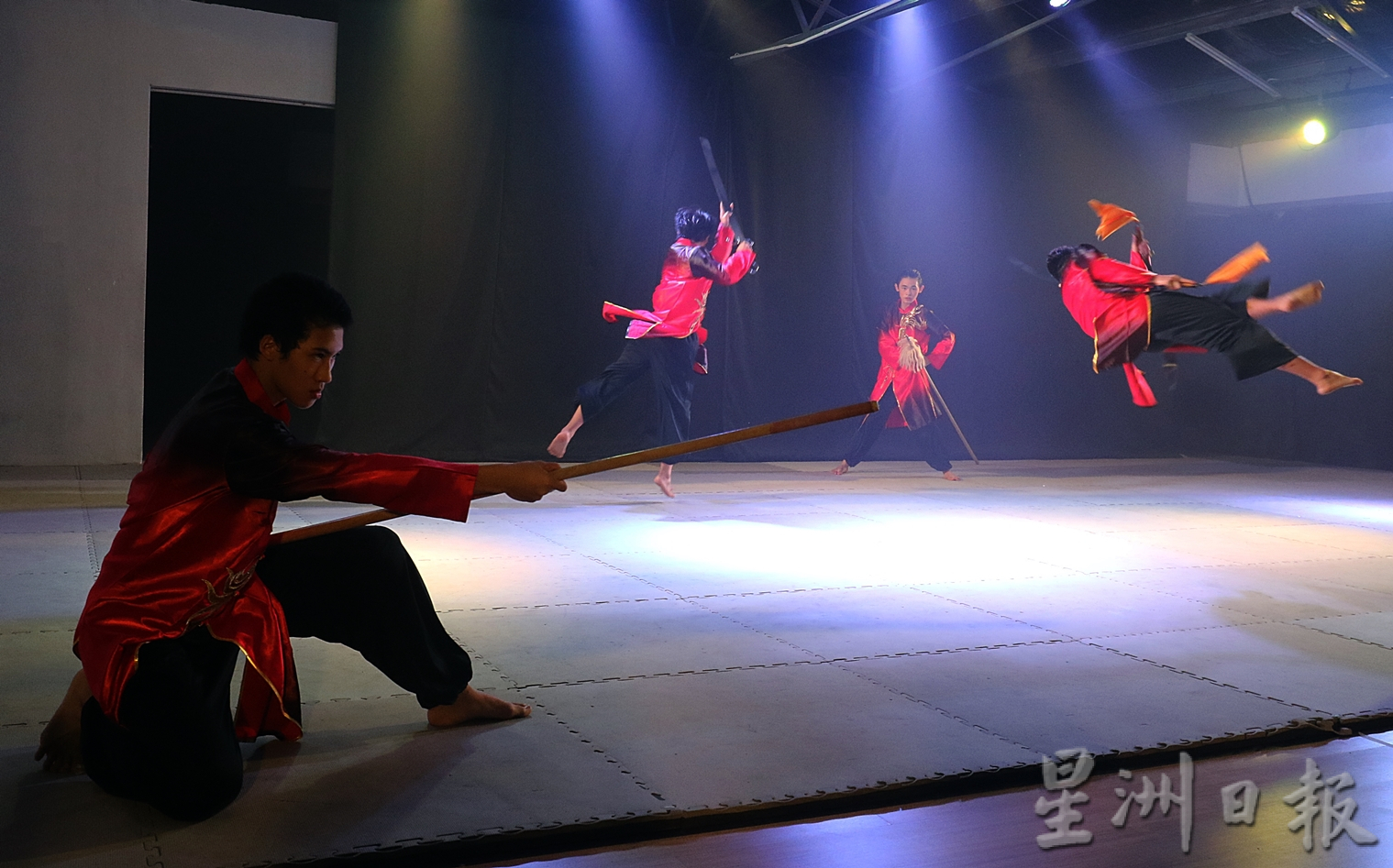 **已签发(请置头条)**柔:暂定封底内页头:阔别两年重新售票演出,《2021飙武 5.0》预演成功