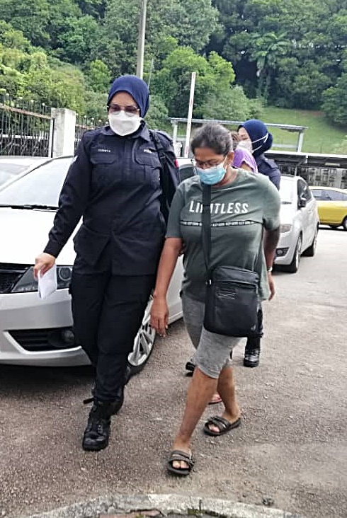 **已签发(请置头条)**柔:第三版头条:与男友同被控虐死5岁儿,生母加控谋杀罪