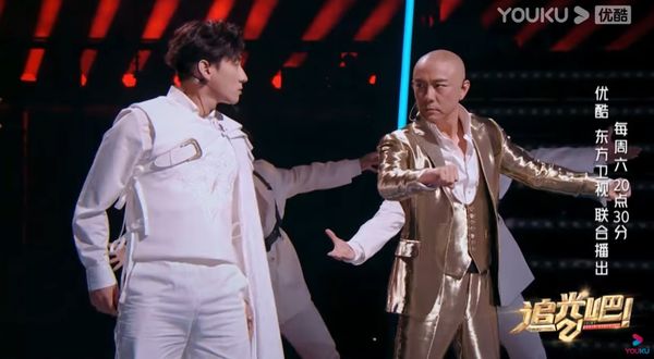 张卫健感激梅艳芳指点：她帮我选了签哪一家 