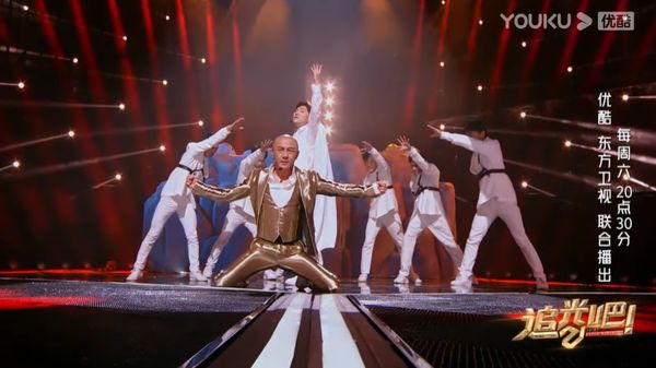 张卫健感激梅艳芳指点：她帮我选了签哪一家 