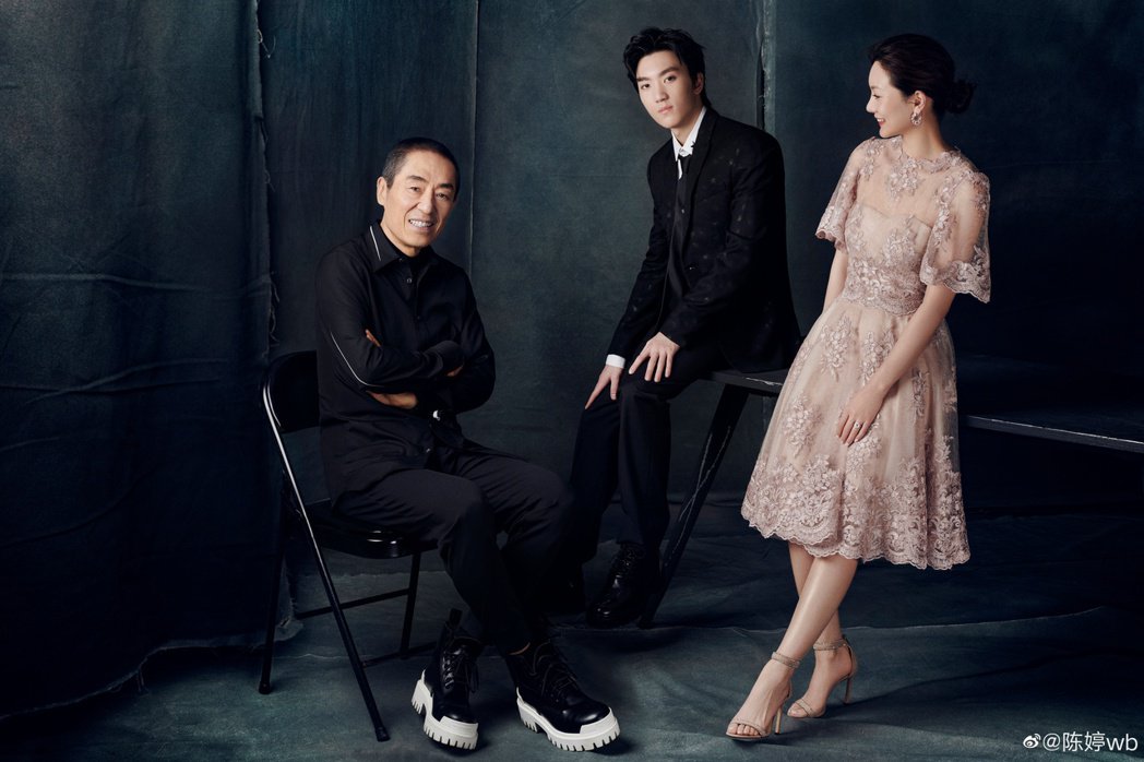 张艺谋20岁长子“花美男脸蛋”曝光 网赞:比爸爸帅多了