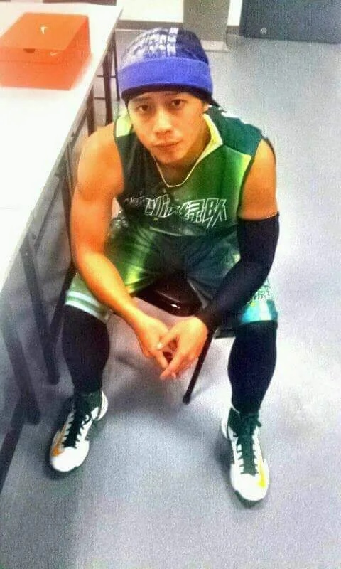 弹头轰“聚赌侮辱人” 徐乃麟冷回:谢谢指教