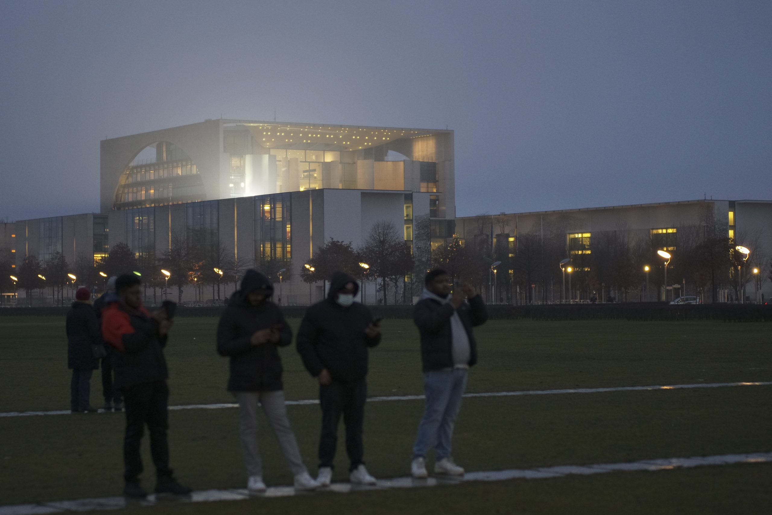 德国连续2年跨年禁销烟花 民众涌入波兰抢购