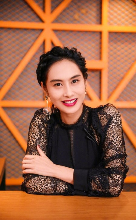 拍三级情欲戏毁清纯形象 朱茵曝被王晶骗去演