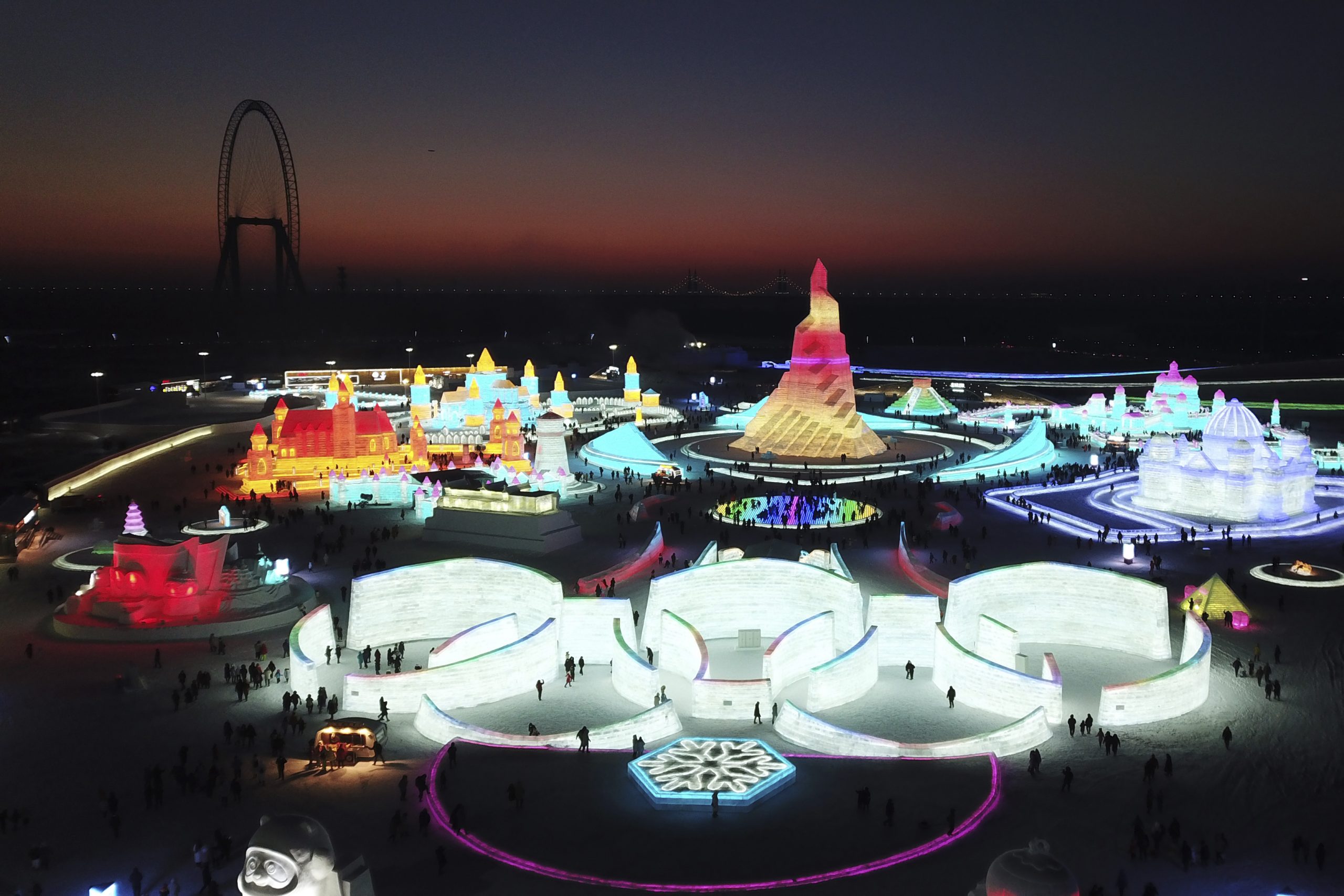 拚图三图/哈尔滨冰雪大世界开园